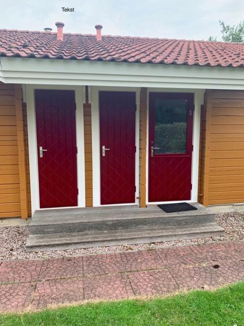 2 Bedroom Fins Chalet Gramsbergen Exterior photo